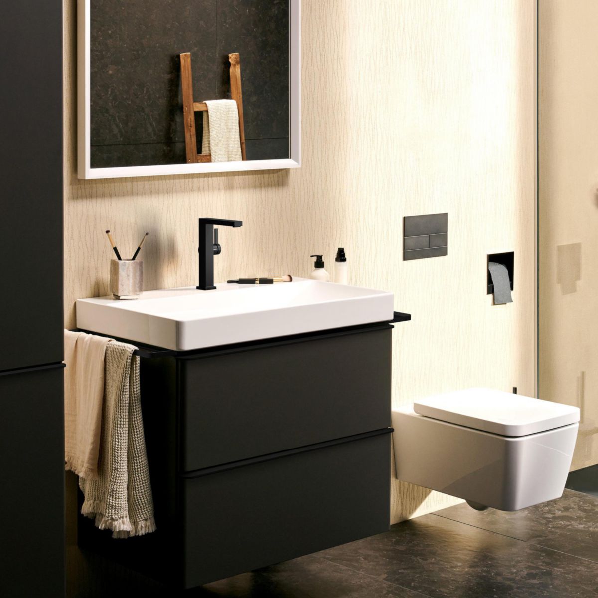 Mitigeur lavabo 210 Tecturis E Fine CoolStart avec bec pivotant et bonde Push-Open Noir mat Réf. 73060670