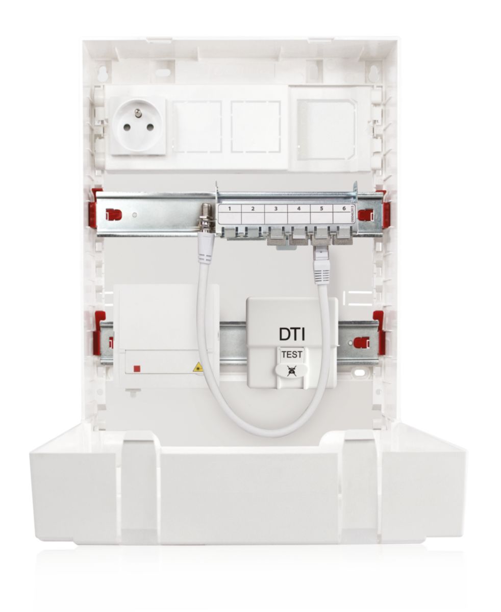 Tc 351 saillie g3 1p 4 rj cat6a dti capot Réf. 0802393R13