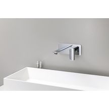 Mitigeur Lavabo Mural PROFILO  avec plaque Droit Bec 18.5 Up&D Chrome Réf. PF25651