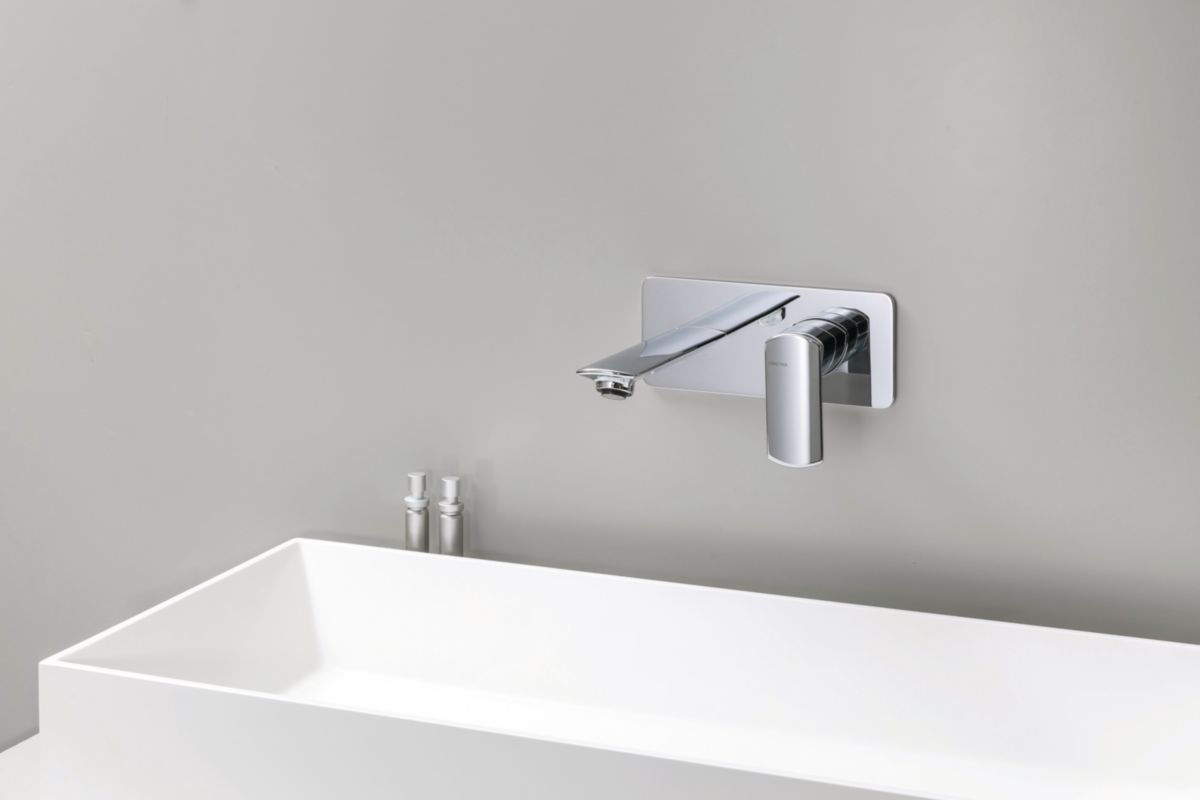 Mitigeur Lavabo Mural PROFILO  avec plaque Droit Bec 18.5 Up&D Chrome Réf. PF25651