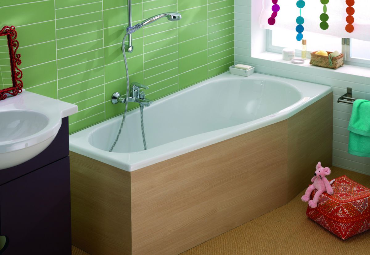 Baignoire acrylique pentagonale RENOVA 160x75/50 cm gain de place , en version gauche blanche réf.00048500000