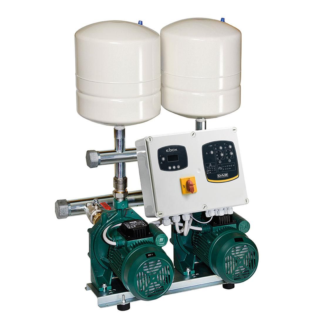 Surpresseur double pompe comprenant : 2 pompes K 45/50 T montées sur chassis avec coffret de gestion et 2 réservoirs de 18 litres - Alimentation : 400V