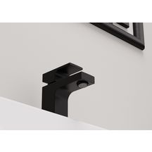 Mitigeur lavabo Vernis Shape  70 avec tirette et vidage synthétique Noir mat Réf. 71560670