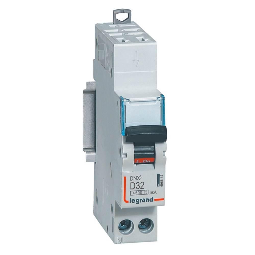 Legrand Disjoncteur DNX3(cube) 4500 auto/auto U+N 230V alternatif 32A 4,5kA courbe D 1 module Réf.406812