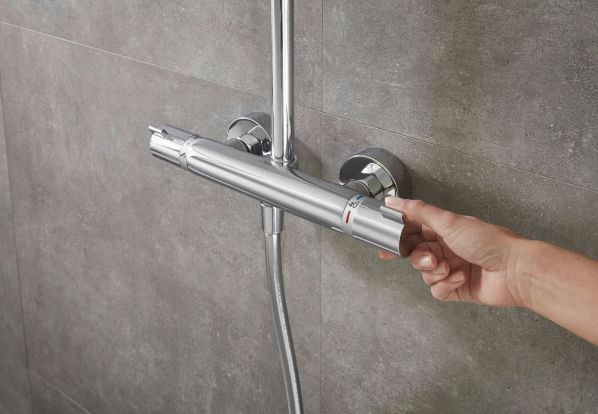 Showerpipe CROMA 220 douche avec thermostatique réf. 27185000