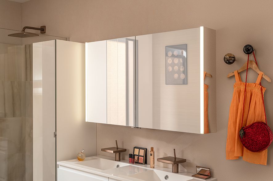 Armoire de toilette Eclat absolu 2 portes (P.60 + P.60) H.69 x P.16 x L.120 cm cotes effet miroir Réf. H6CMMF120