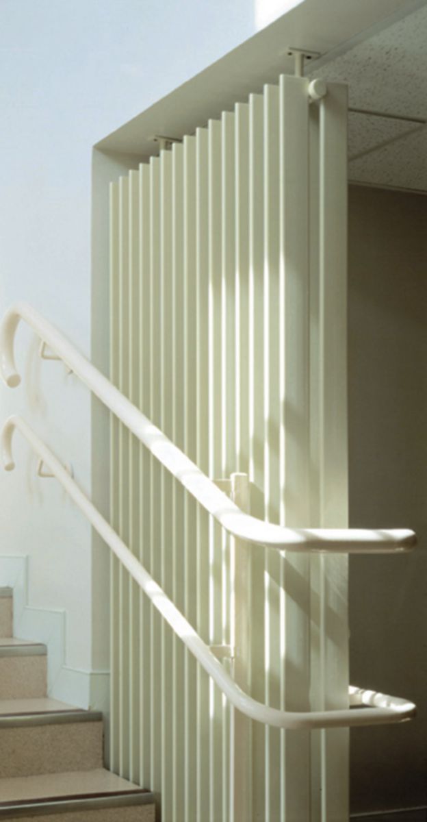 Radiateur eau chaude Acova Clarian vertical double, puissance 3680W (dT50), hauteur 1800 mm, largeur 800 mm, 20 éléments, raccordement excentré par le bas, Aller/Retour réversible, appareil réversible Haut/Bas, Blanc RAL 9016 Réf. RXD04-180-080