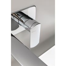 Mitigeur Lavabo Mural PROFILO  avec plaque Droit Bec 18.5 Up&D Chrome Réf. PF25651