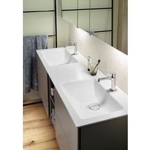 Armoire de toilette FREE 150 cm avec portes miroirs doubles lampe à poser LED, 4200 KCl. Ebloc interrupteur/prise, 1 prise double étagères en verre côtés extérieur du caisson avec miroir intérieur de caisson ferrage droit Réf.SPKD150D