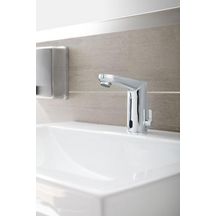 Mitigeur lavabo infrarouge avec limiteur de température ajustable Eurosmart Cosmopolitan E Chromé 36327001