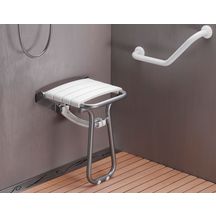 Siège de douche escamotable avec béquille automatique, tube en aluminium D 25 mm, lattes polypropylène blanc, époxy gris réf. 047631