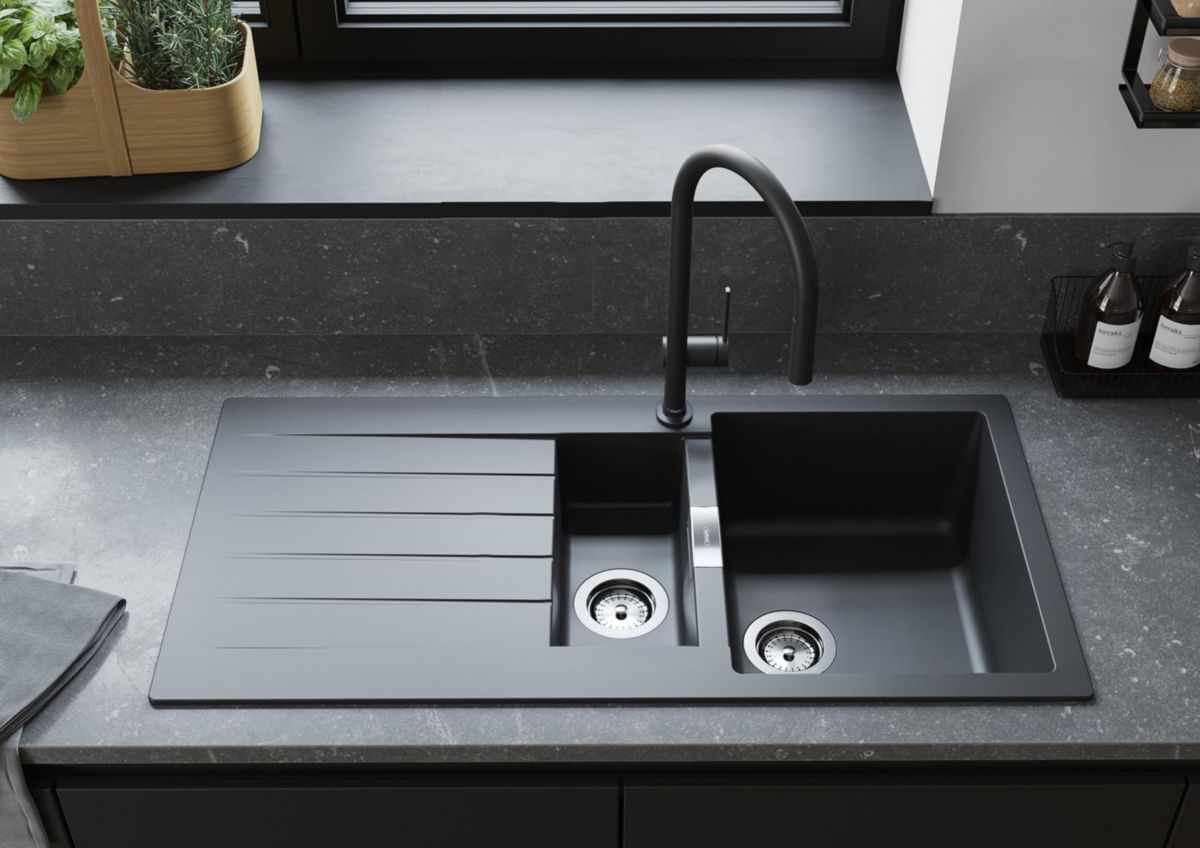 hansgrohe Talis M54 Mitigeur de cuisine 210, avec douchette extractible 1 jet, sBox, Noir mat