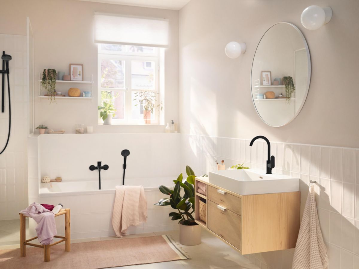 Mitigeur de lavabo 210  Rebris S avec bec orientable, tirette et vidage Noir mat Réf. 72536670