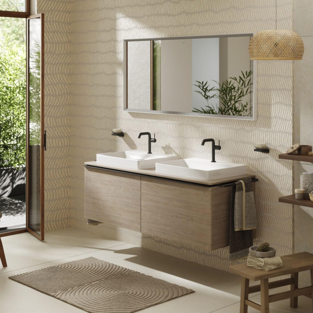 hansgrohe Xelu Q Meuble bas 1560/550 pour lavabo à poser Xelu Q avec 2 tiroirs, caisson Chêne clair naturel, Finition de la poignée: Noir mat