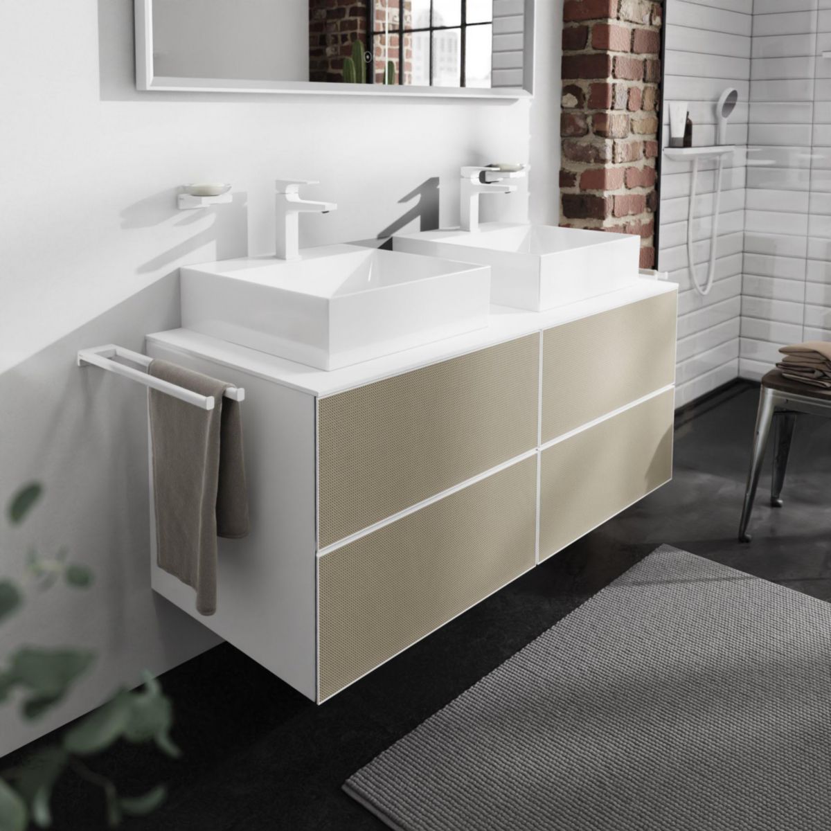 hansgrohe Xevolos E Meuble bas pour double lavabo à poser Xevolos E 1370/550 avec 4 tiroirs caisson Blanc mat, Façade: Bronze texturé