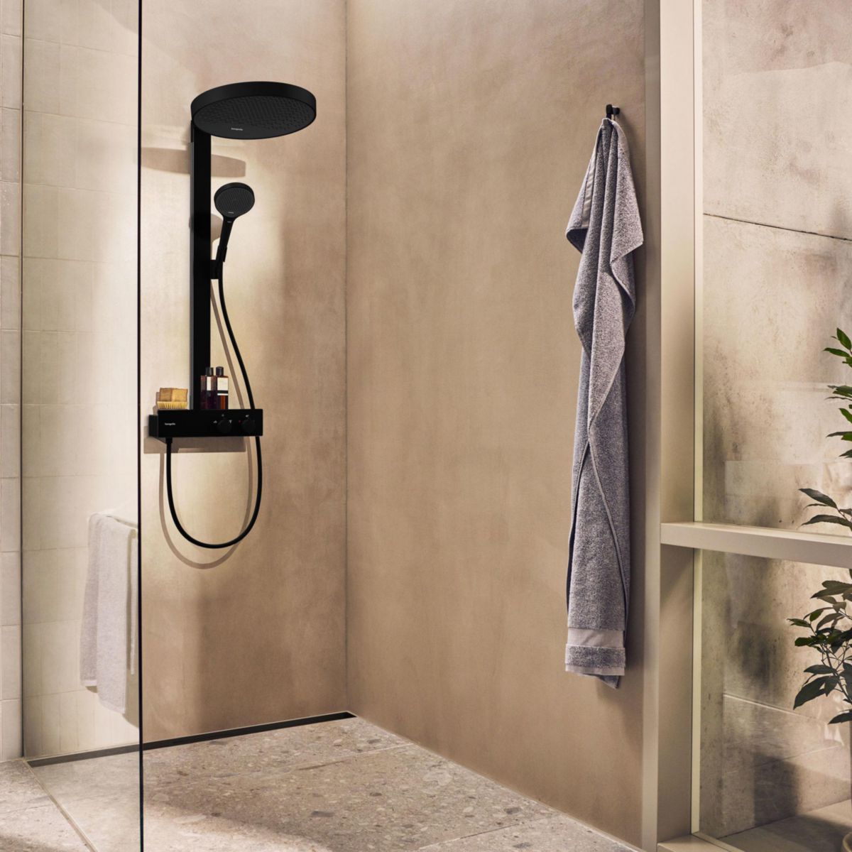 Colonne de douche 360  Rainfinity  1jet avec mitigeur thermostatique ShowerTablet 350 Noir mat Réf. 26853670