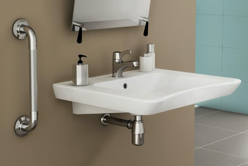 Lavabo PMR Mobilita de la marque Alterna chez CEDEO sur mur taupe 