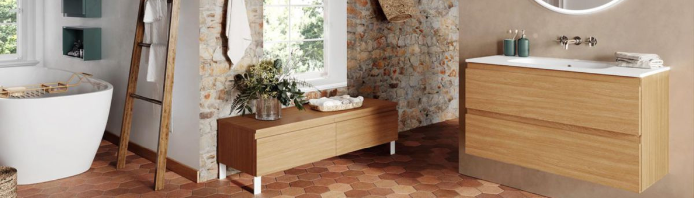 salle de bain avec meubles en bois